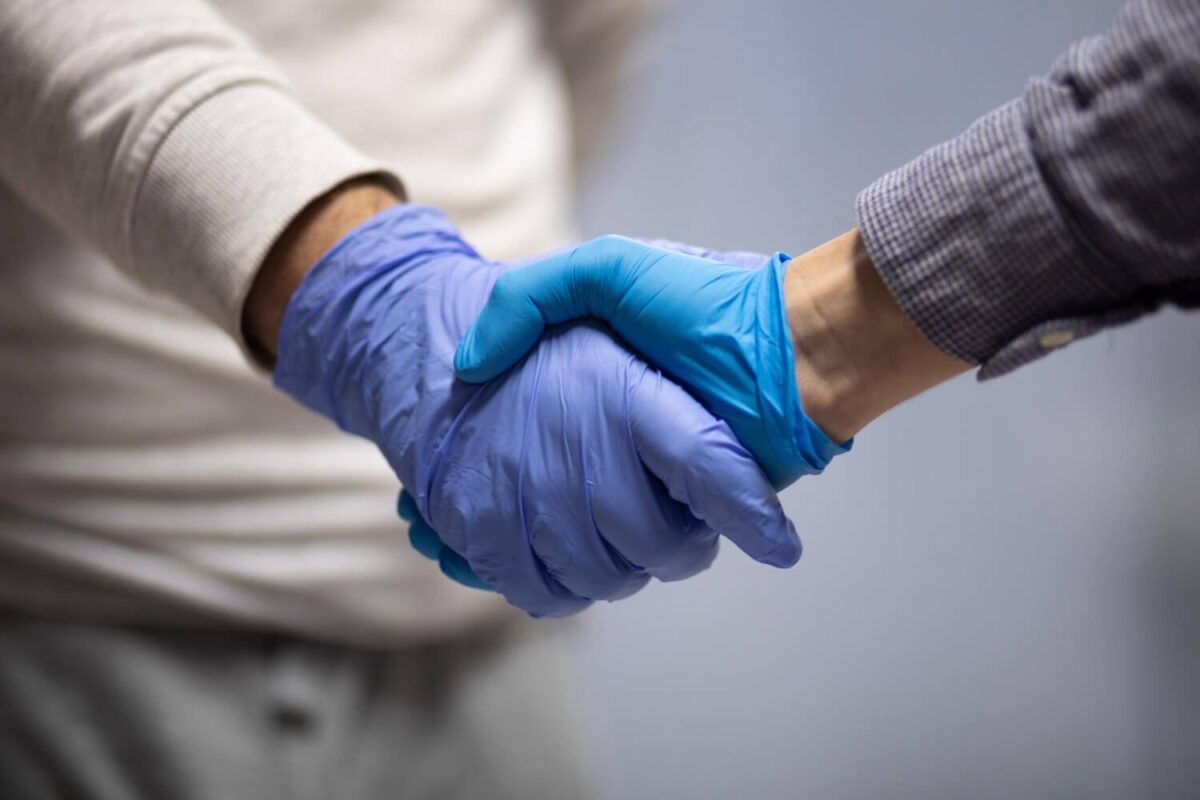 Safety at Your Fingertips A Deep Dive into Disposable Gloves in Various Sectors